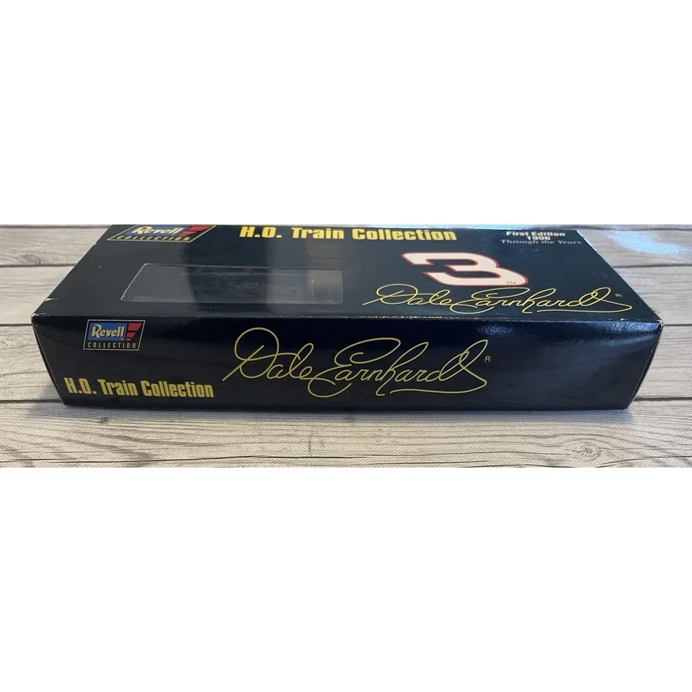Revell NASCAR H.O. Scale Train Collection Dale Earnhardt 1996 First Edition